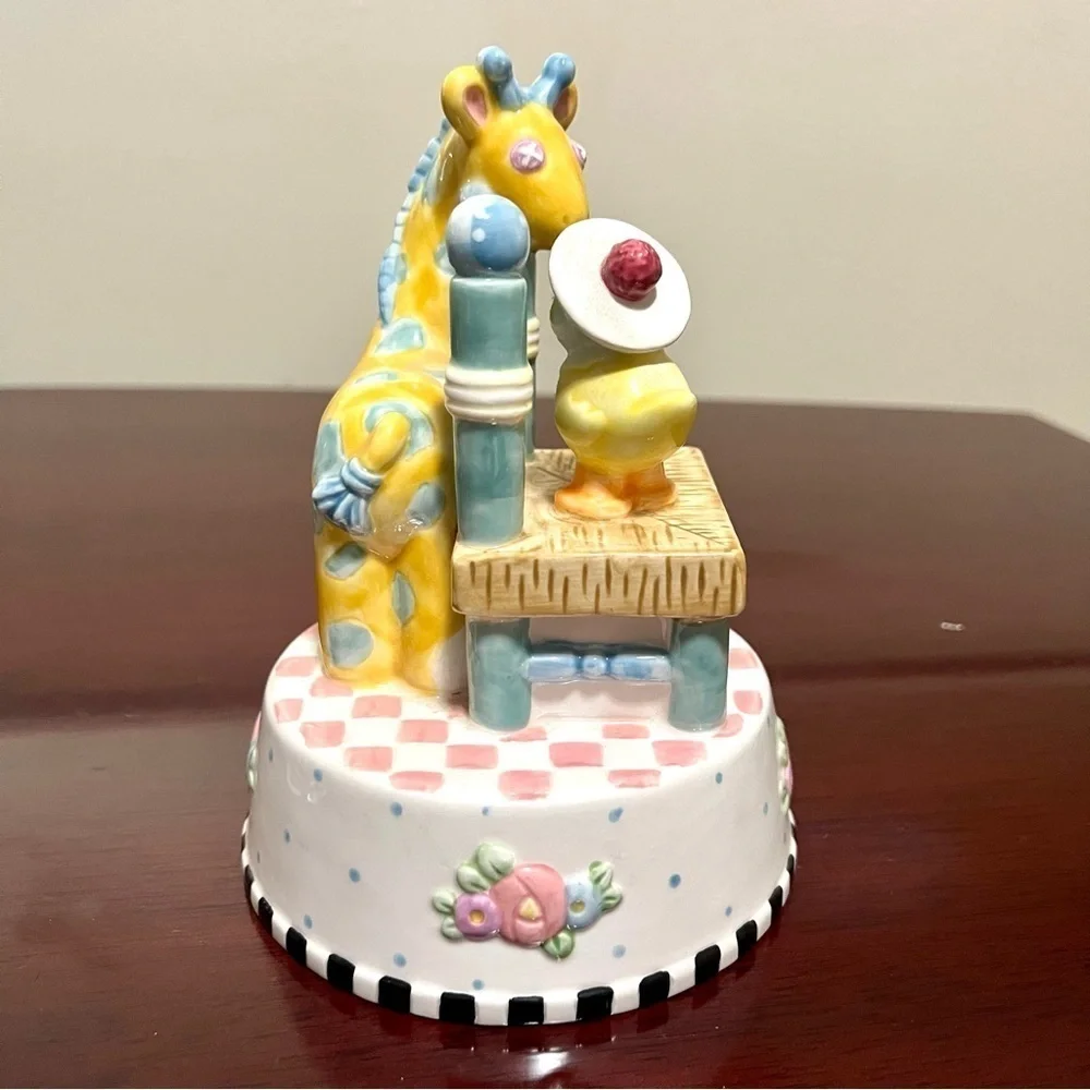Michel and Co Y2K Vintage music box Hush Little Baby Giraffe Duck lullaby 7.5”